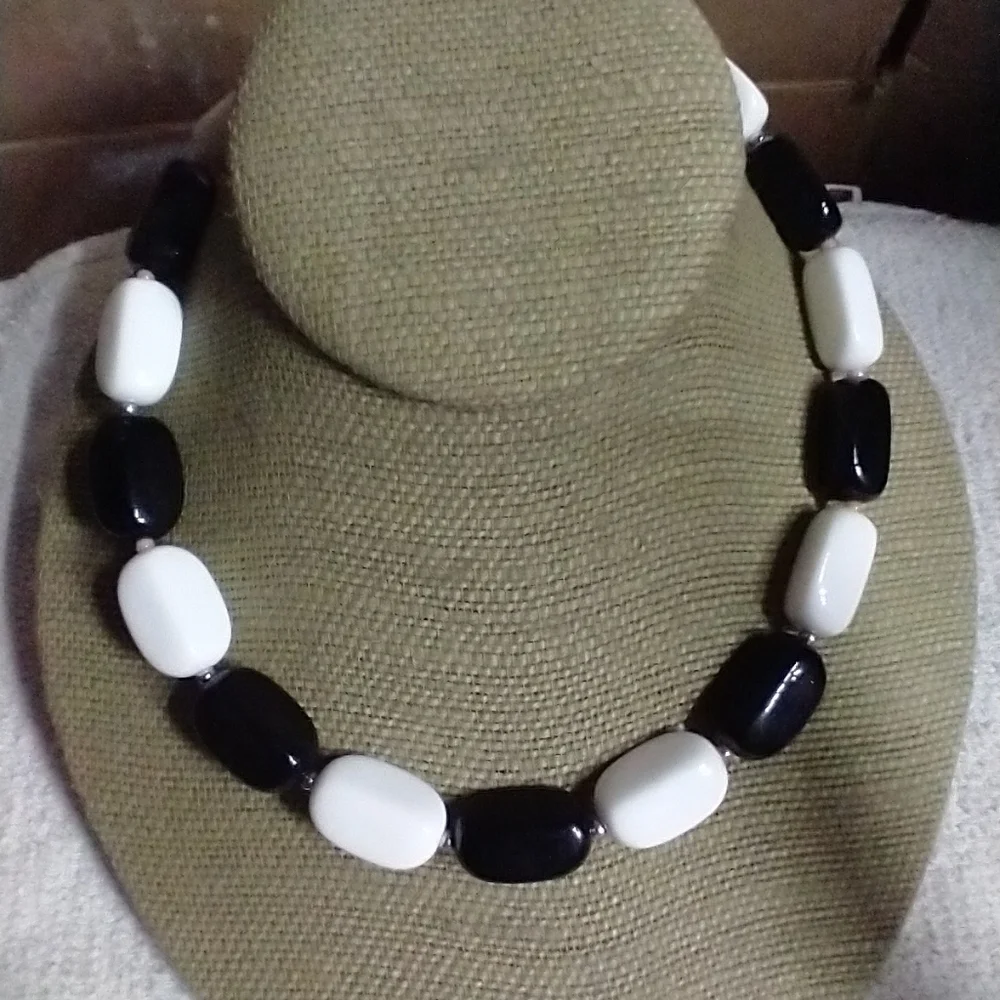Black white beaded necklace